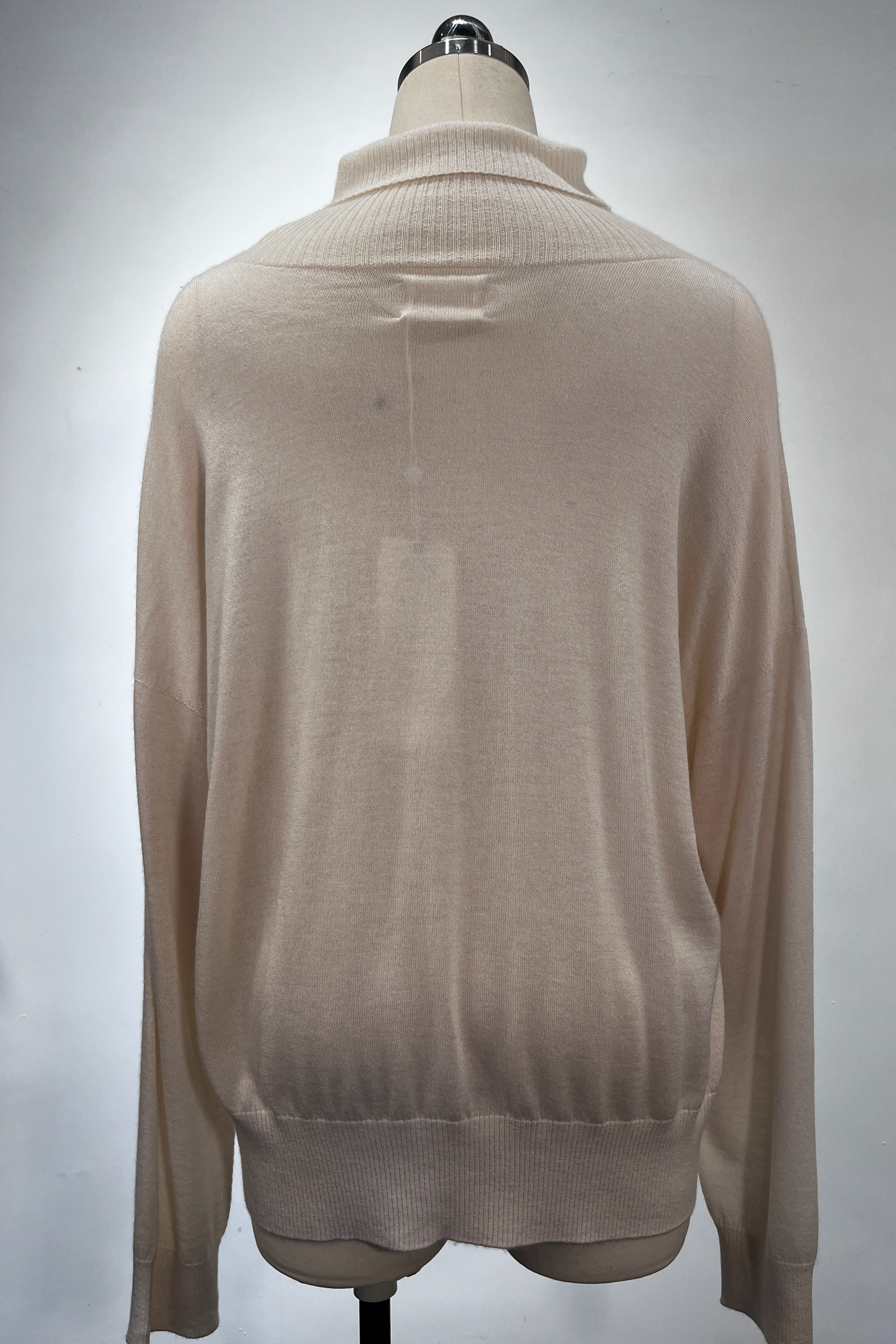 Cashmere无缝女性的高领披肩套头衫