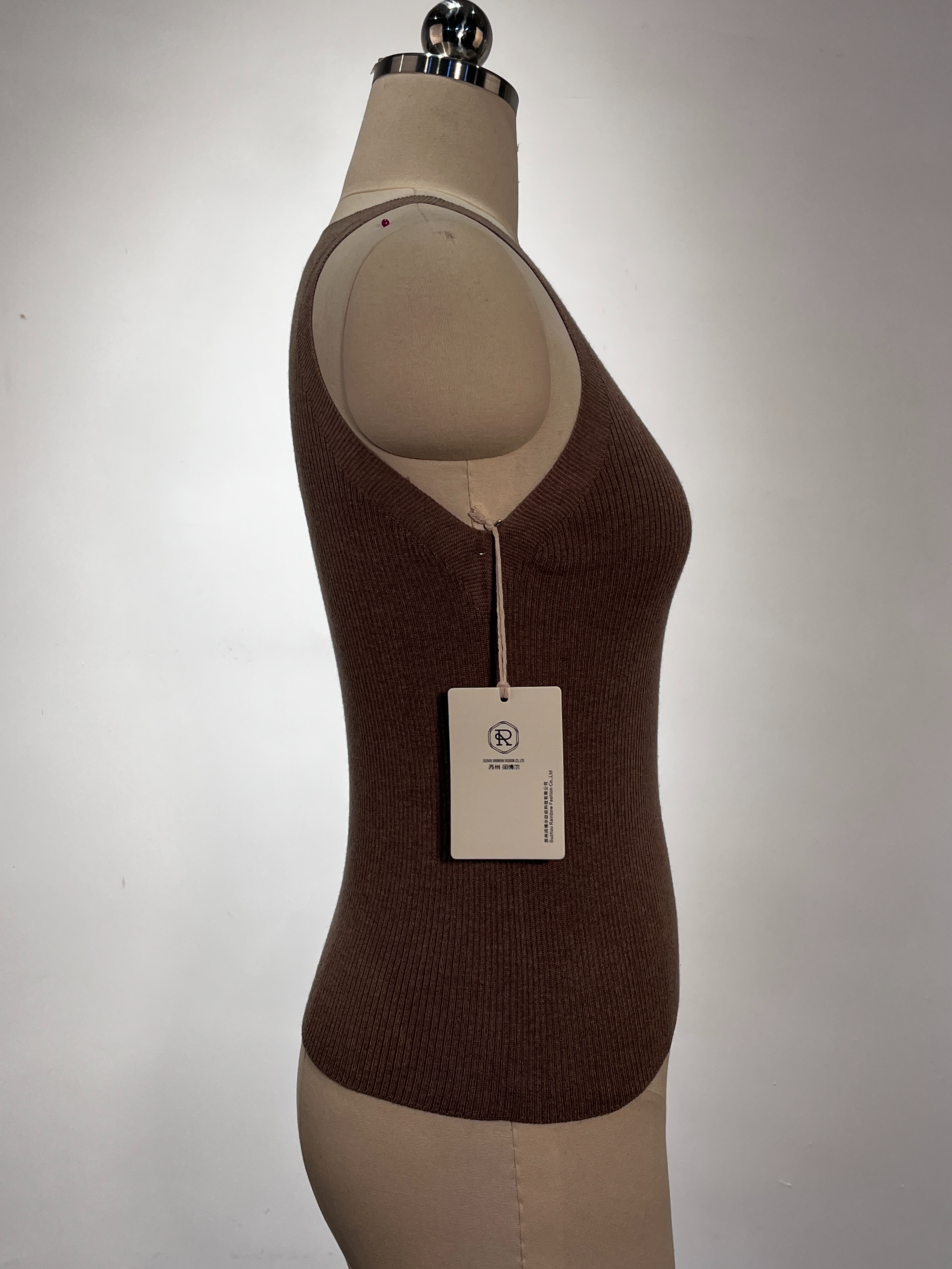 羊绒和丝绸刷新无缝背心