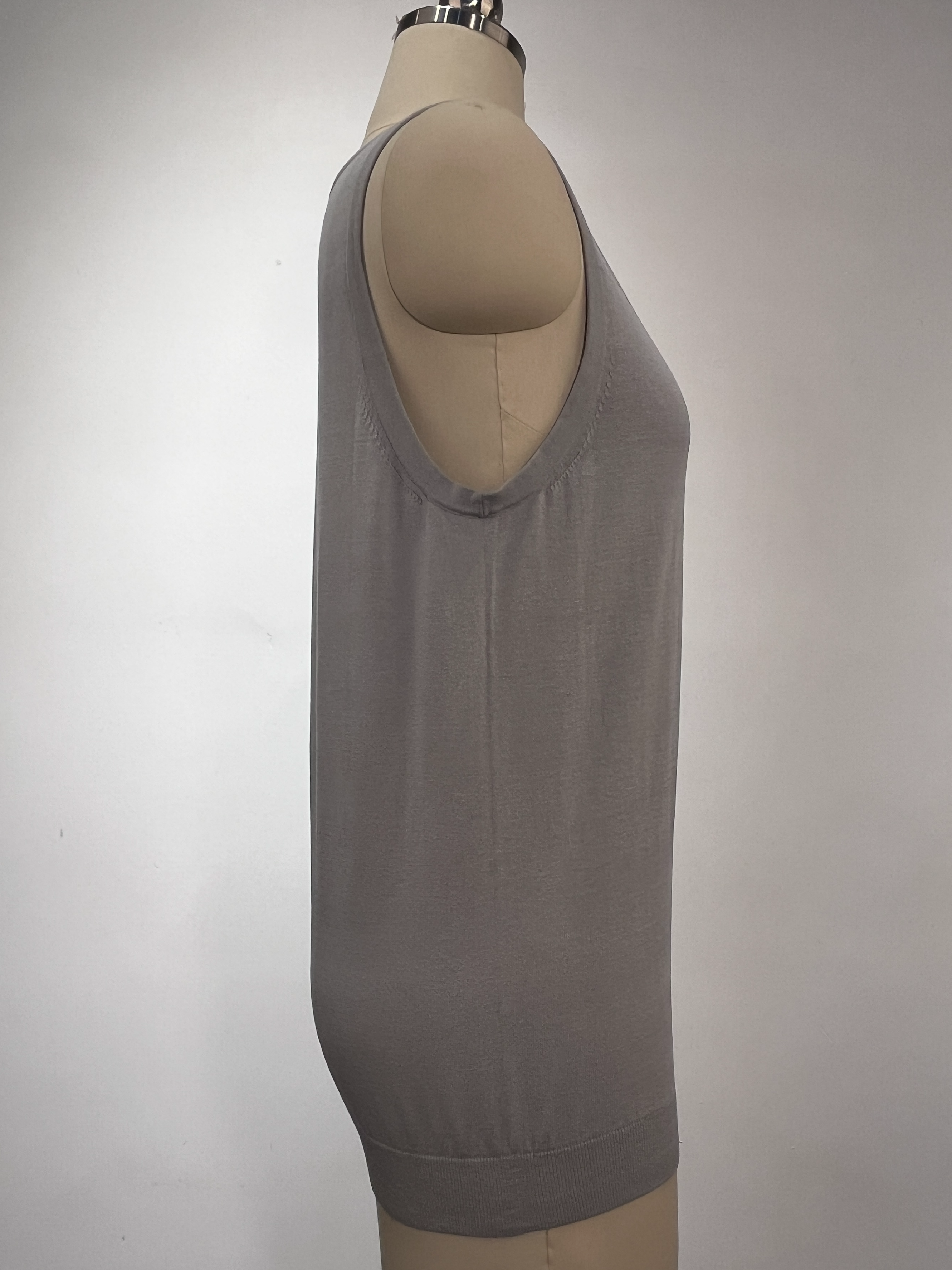 羊绒和丝绸女性无缝服装