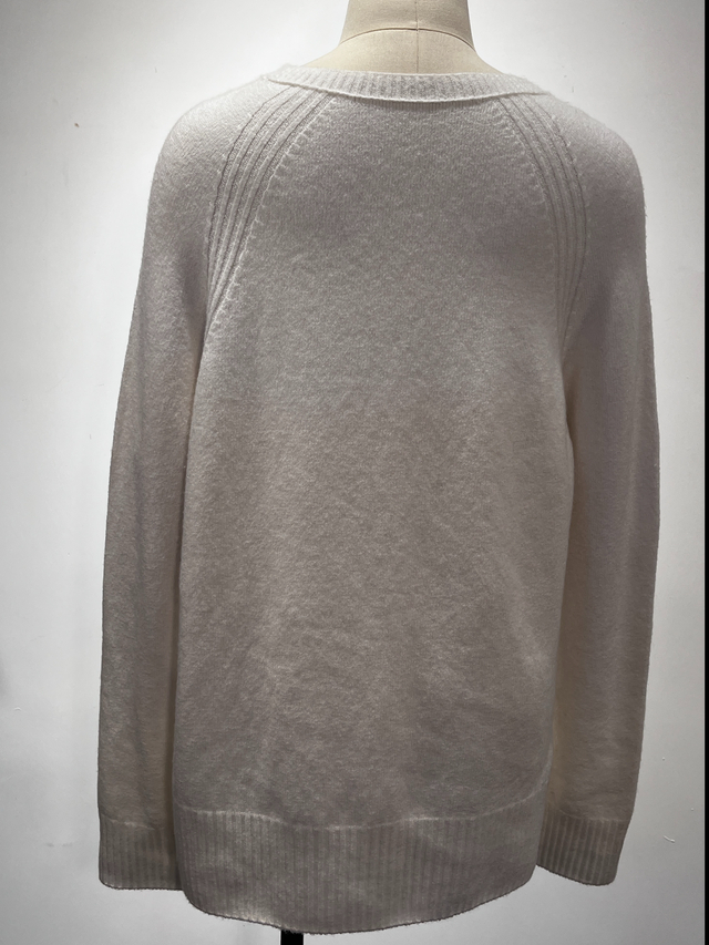 女性的无缝套头衫