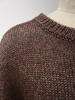 深棕色圆领套头毛衫