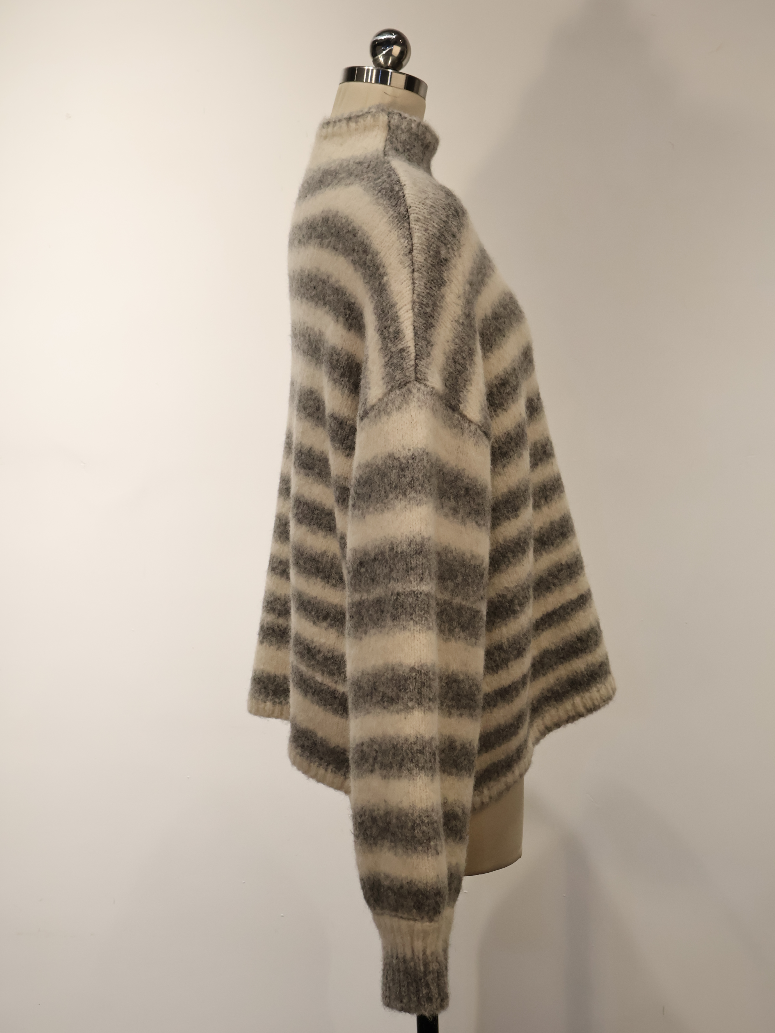 条纹高领套头毛衫