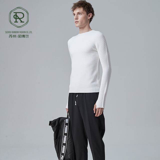 男士O颈结构结构化热层加热套头衫户外无缝毛衣