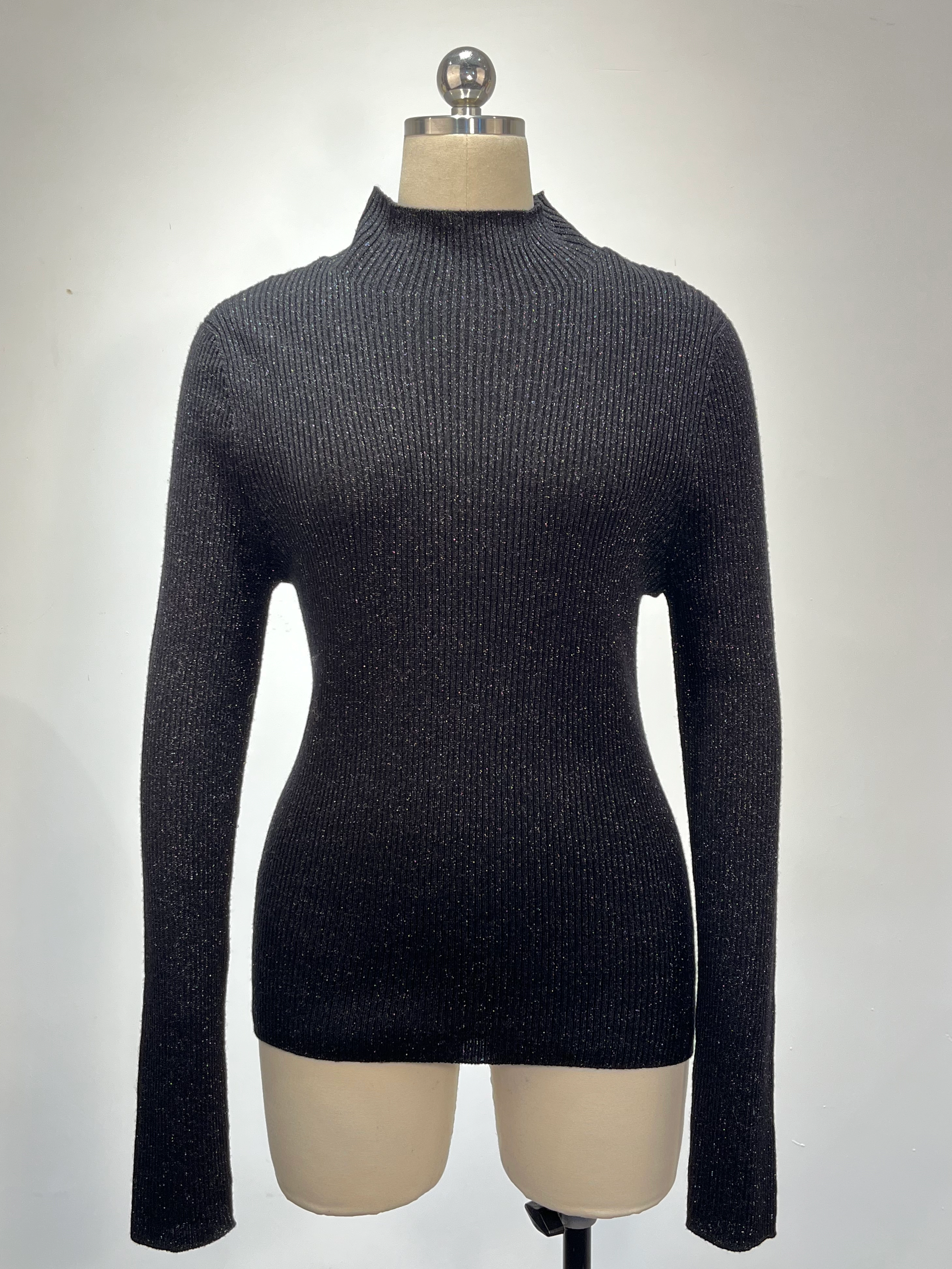 超柔软的羊毛无缝套头衫