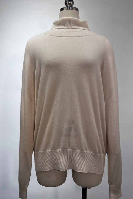 Cashmere无缝女性的高领披肩套头衫