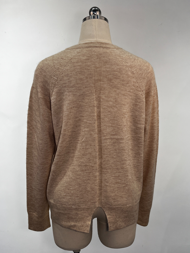 无缝的露肩毛衣