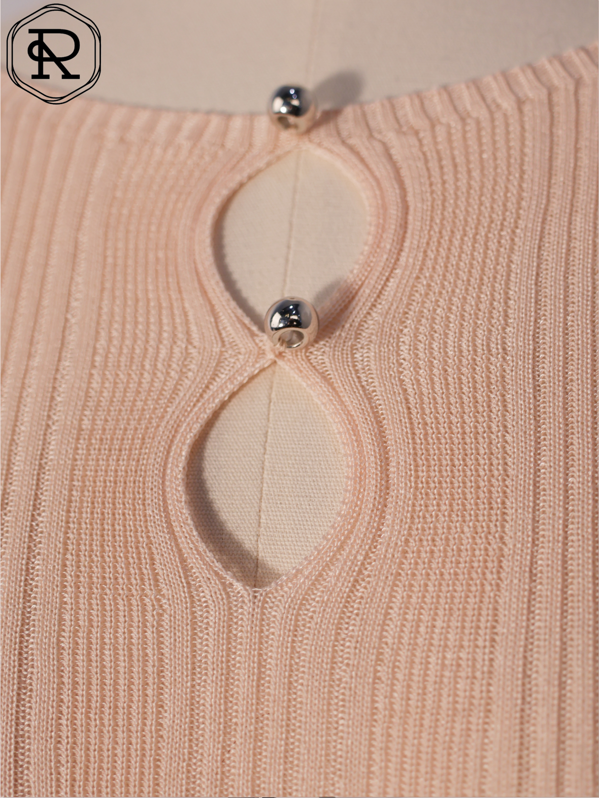 串珠锁孔罗纹针织长袖上衣