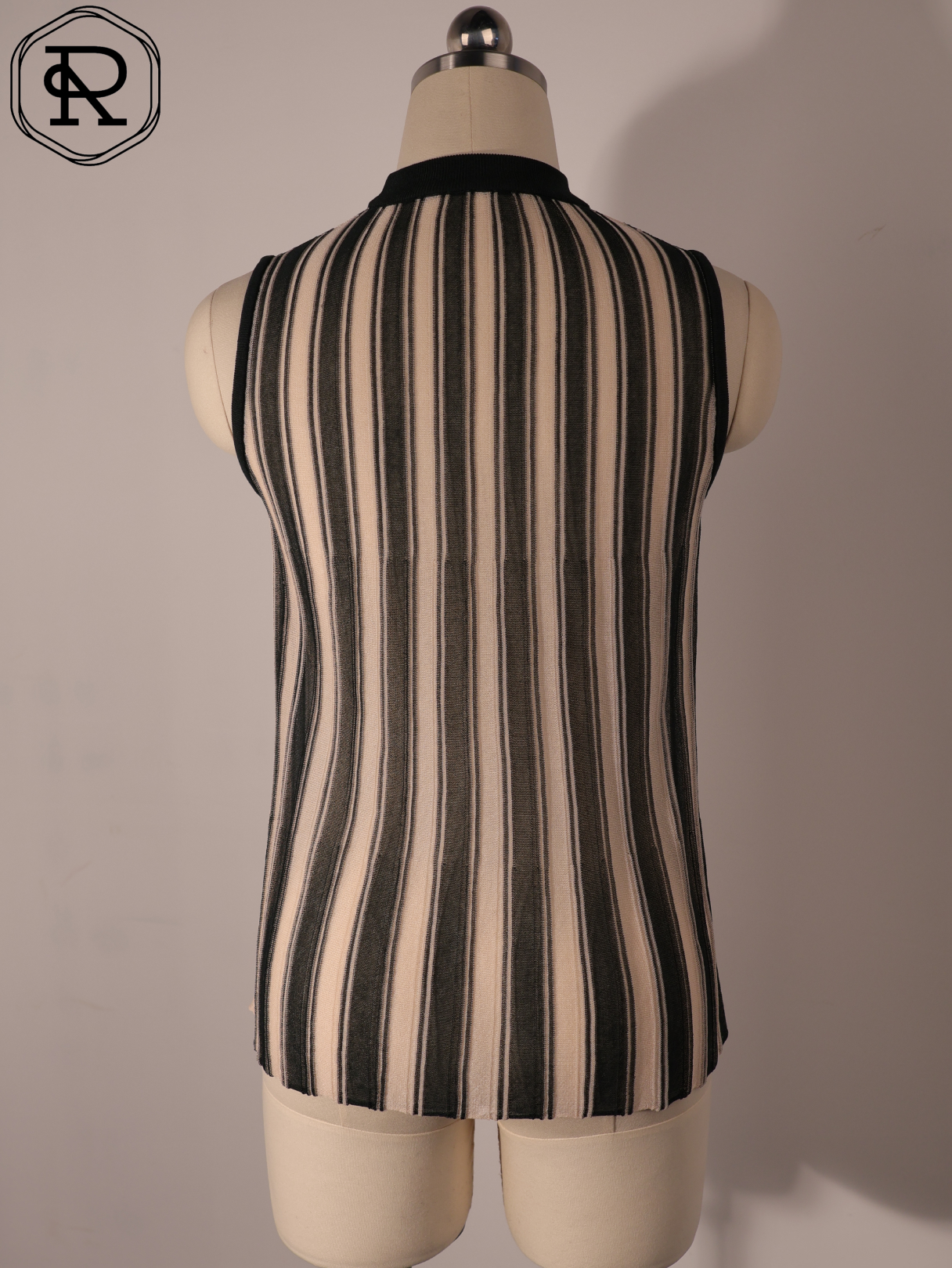 竖条纹小高领挑窿针织软壳上衣