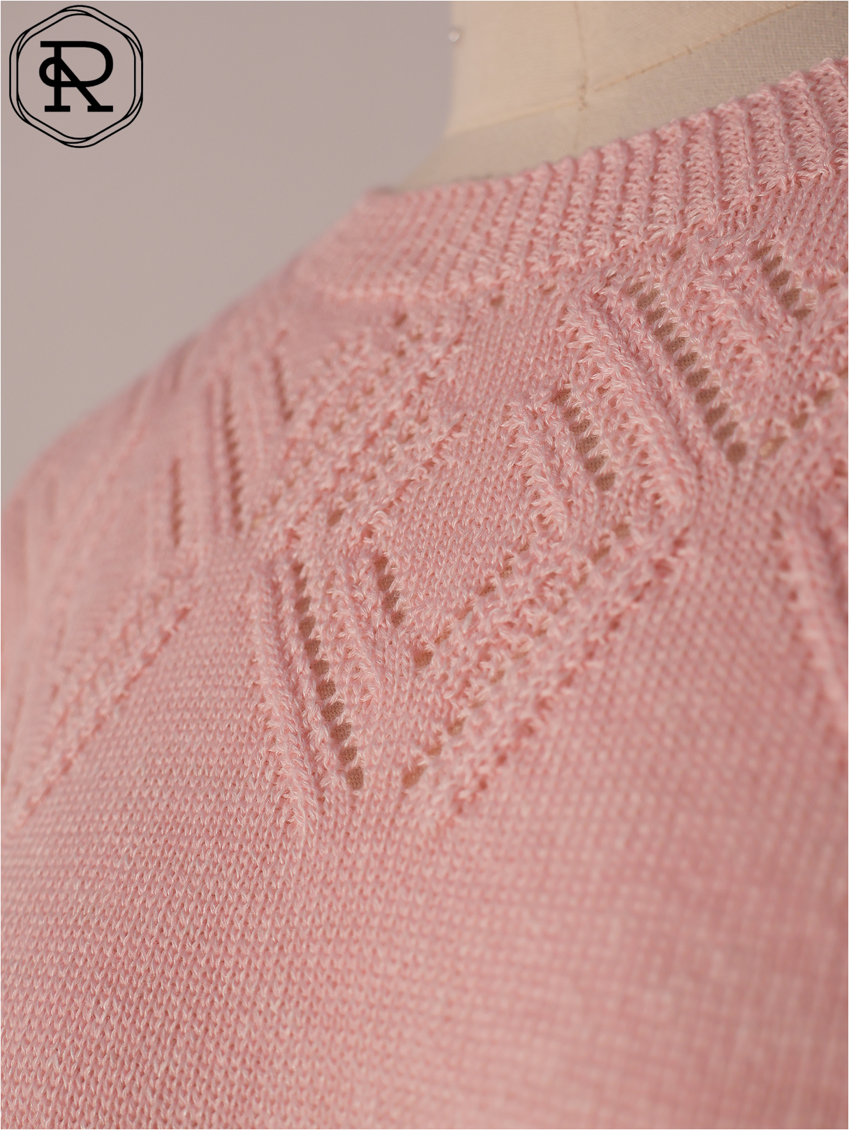 金属色 V 字形网眼抵肩短袖针织上衣